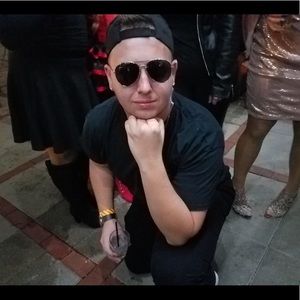 Meet your Posher, Dillon